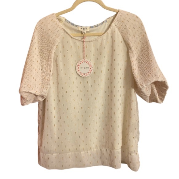 Umgee Tops - 🇺🇸Umgee Cream Textured Blouse Metallic Accents Puffed Sleeves NWT size Small